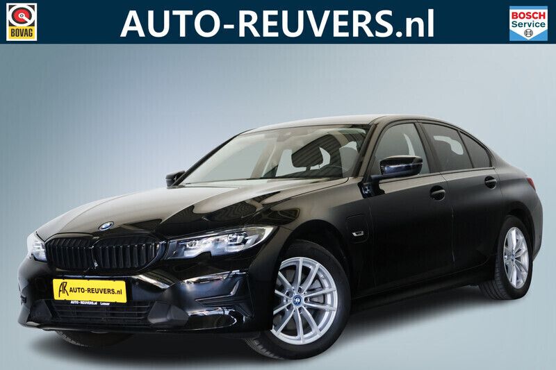 Zwart Gebruikt 2022 BMW 320e Sedan | € 32.800 (Super prijs) - Afbeelding 1/4