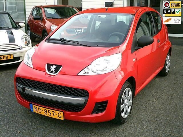 Rood Gebruikt 2012 Peugeot 107 Hatchback | € 3.850 (Eerlijke prijs) - Afbeelding 1/4