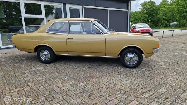 Geel Gebruikt 1970 Opel Rekord Sedan | € 7.950 - Afbeelding 1/4