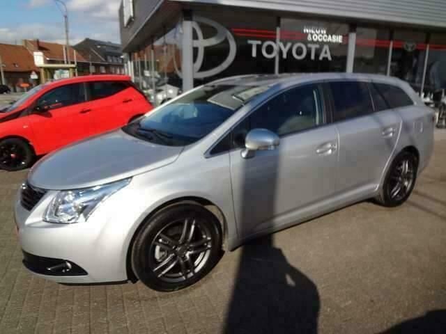 Occasion Toyota Avensis Sol 146 PK (107 kW) 2011 Zilver Stationwagen