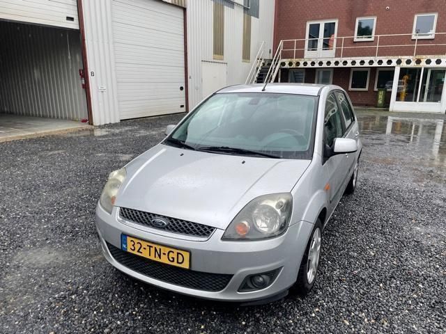 Occasion Ford Fiesta Ghia 80 PK (58 kW) 2006 Grijs Hatchback
