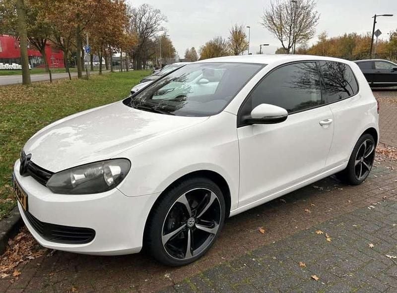 Wit Gebruikt 2009 VW Golf V Stationwagen | € 3.450 (Eerlijke prijs) - Afbeelding 1/4