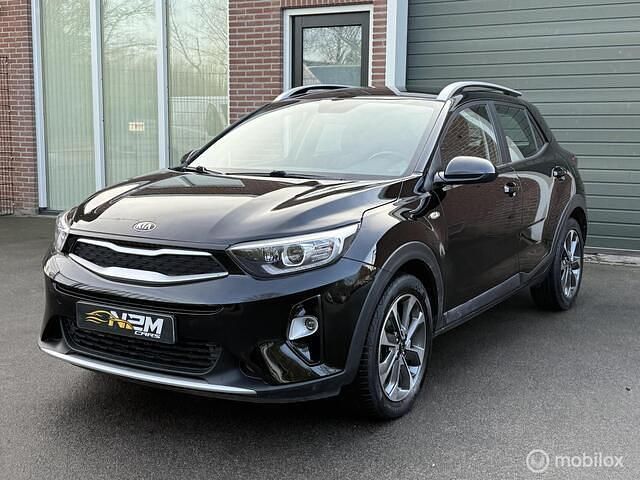 Zwart Occasion 2019 Kia Stonic SUV | € 11.240 (Goede deal) - Afbeelding 1/4