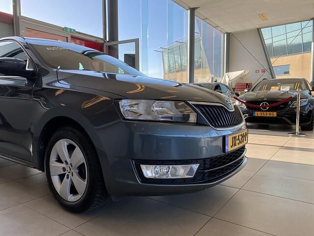 Occasion Skoda Rapid Joy 90 PK (66 kW) 2016 Grijs (metallic) Hatchback