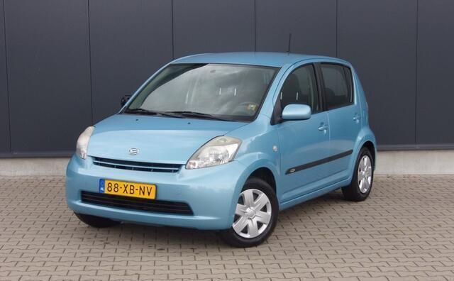 Blauw Gebruikt 2007 Daihatsu Sirion Hatchback | € 1.250 (Goede deal) - Afbeelding 1/4