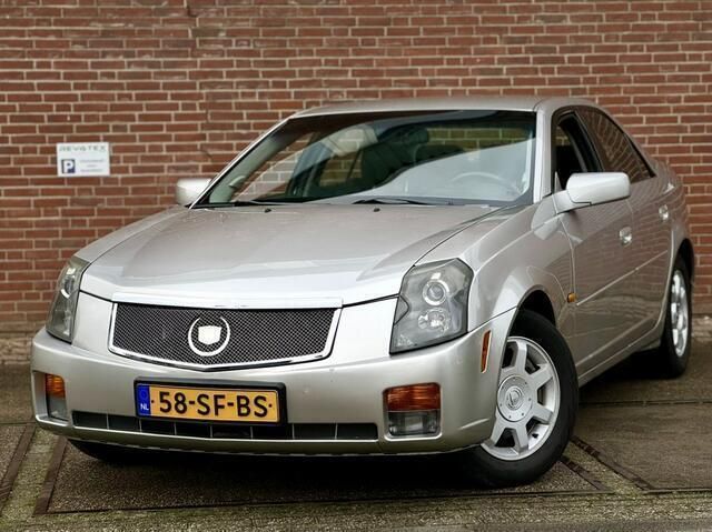 Grijs, metallic lak Gebruikt 2005 Cadillac CTS Sedan | € 2.950 - Afbeelding 1/4