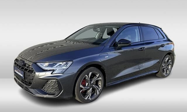 Grijs Nieuw 2025 Audi A3 Sportback Competition Hatchback | € 43.850 - Afbeelding 1/4