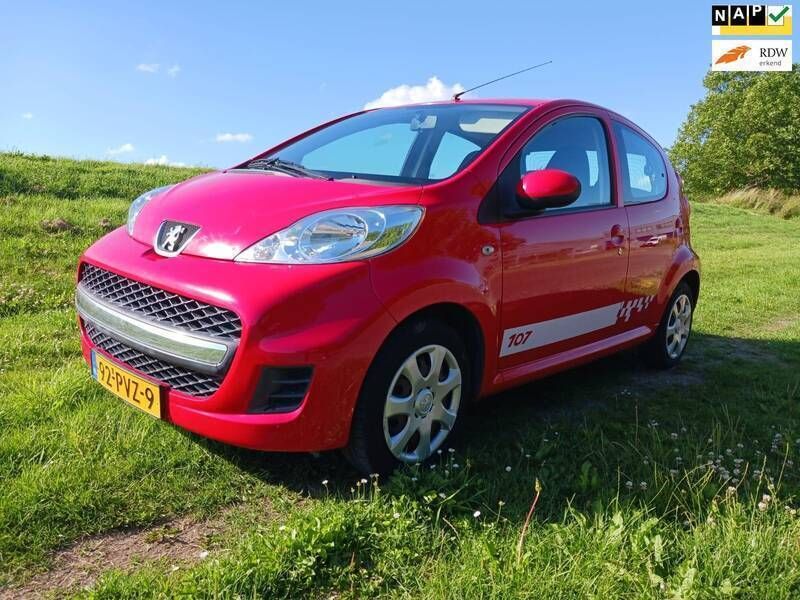 Rood Gebruikt 2011 Peugeot 107 Hatchback | € 2.950 (Goede deal) - Afbeelding 1/4