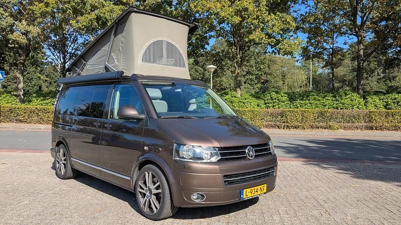 Bruin Gebruikt 2011 VW T5 California Van | € 39.950 - Afbeelding 1/4