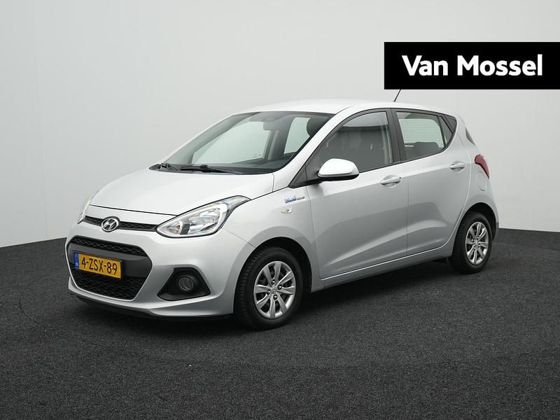 Grijs Gebruikt 2015 Hyundai i10 Comfort Hatchback | € 6.900 (Eerlijke prijs) - Afbeelding 1/4