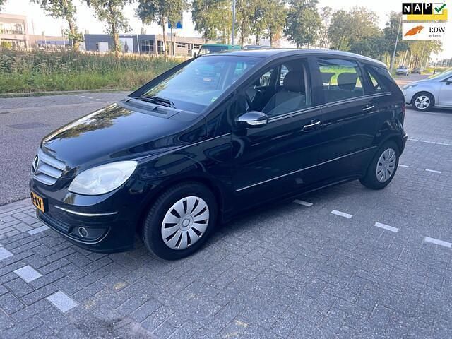 Zwart Gebruikt 2008 Mercedes B150 MPV | € 1.450 (Eerlijke prijs) - Afbeelding 1/4
