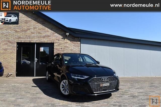 Zwart Gebruikt 2022 Audi A3 Hatchback | € 23.900 (Super prijs) - Afbeelding 1/4