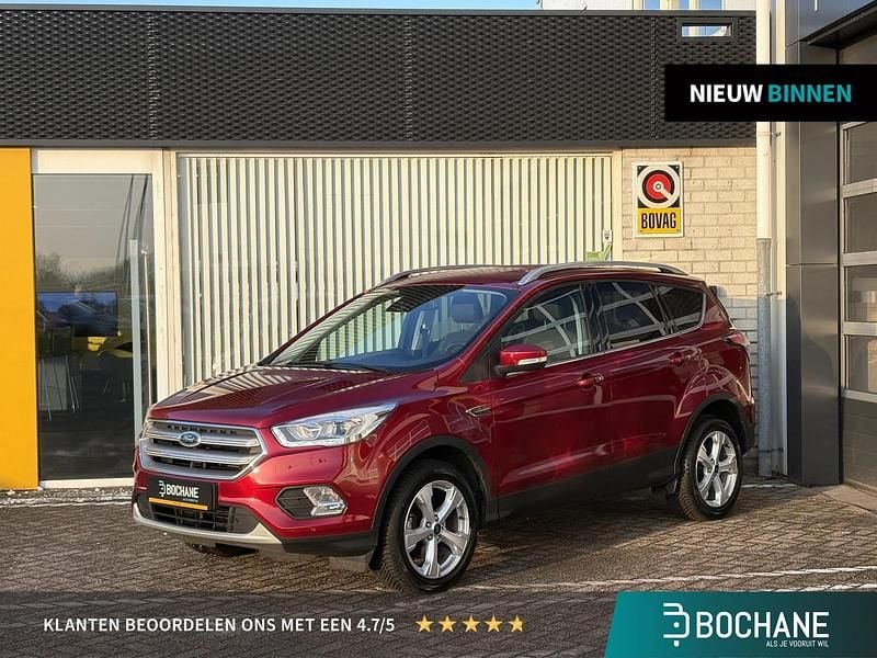 Rood Occasion 2019 Ford Kuga Titanium SUV | € 16.745 (Goede deal) - Afbeelding 1/4