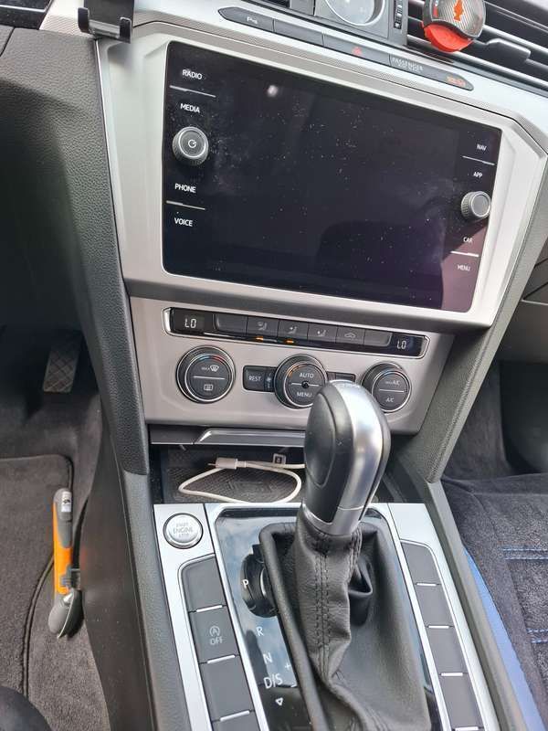Grijs Gebruikt 2018 VW Passat Stationwagen | € 14.800 (Eerlijke prijs) - Afbeelding 1/4