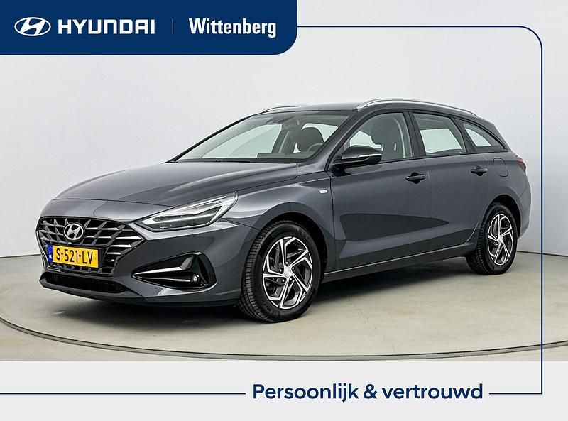 Grijs Gebruikt 2023 Hyundai i30 Comfort Stationwagen | € 19.900 (Eerlijke prijs) - Afbeelding 1/4