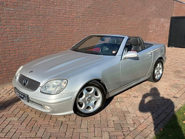 Grijs Gebruikt 2001 Mercedes SLK200 Cabriolet | € 5.950 (Eerlijke prijs) - Afbeelding 1/4
