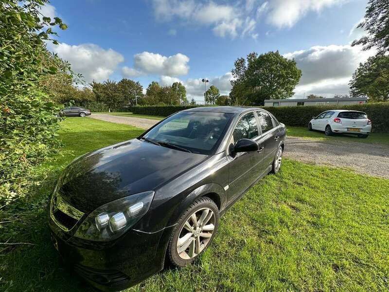 Gebruikt 2007 Opel Vectra Sedan | € 1.000 (Goede deal) - Afbeelding 1/4