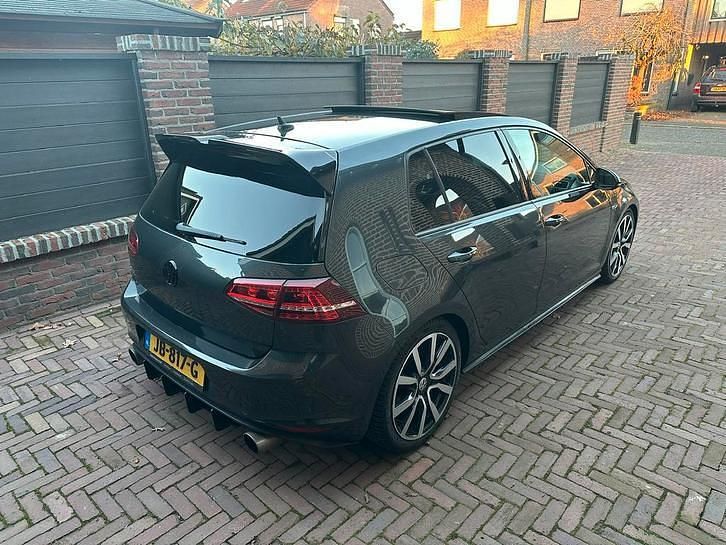 Gebruikt 2015 VW e-Golf GTE Hatchback | € 11.500 (Iets duurder) - Afbeelding 1/4