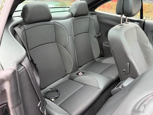 Occasion Renault Mégane Cabriolet Exception 131 PK (96 kW) 2011 Zwart (metallic) Cabriolet