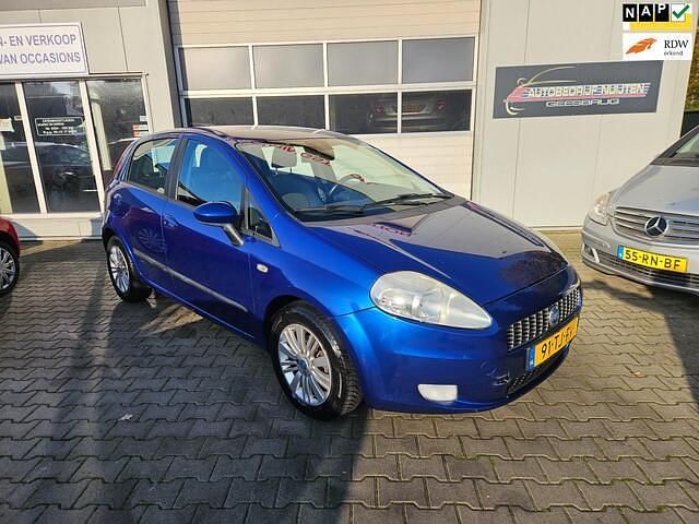 Blauw Gebruikt 2006 Fiat Grande Punto Emotion Hatchback | € 1.450 (Eerlijke prijs) - Afbeelding 1/4