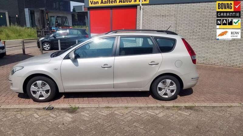 Grijs Gebruikt 2010 Hyundai i30 Dynamiq Stationwagen | € 3.950 (Eerlijke prijs) - Afbeelding 1/4