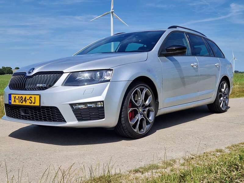 Grijs Gebruikt 2015 Skoda Octavia RS Stationwagen | € 17.750 (Eerlijke prijs) - Afbeelding 1/4