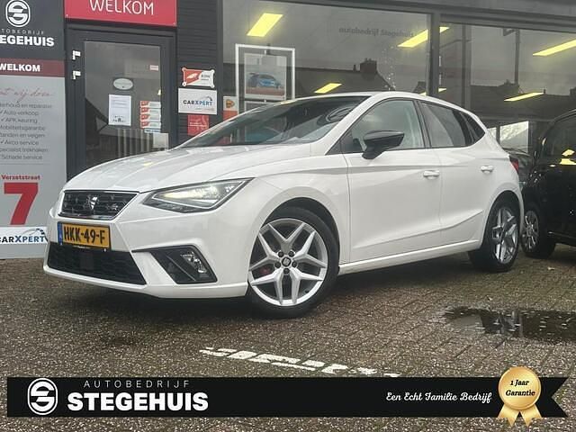 Wit Occasion 2017 Seat Ibiza Business Hatchback | € 13.250 (Iets duurder) - Afbeelding 1/4