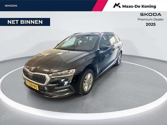 Zwart Gebruikt 2023 Skoda Octavia Business Line Stationwagen | € 23.340 (Eerlijke prijs) - Afbeelding 1/4