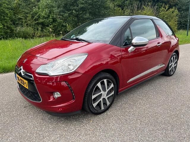 Rood Gebruikt 2012 Citroën DS3 Chic Hatchback | € 4.750 (Eerlijke prijs) - Afbeelding 1/4