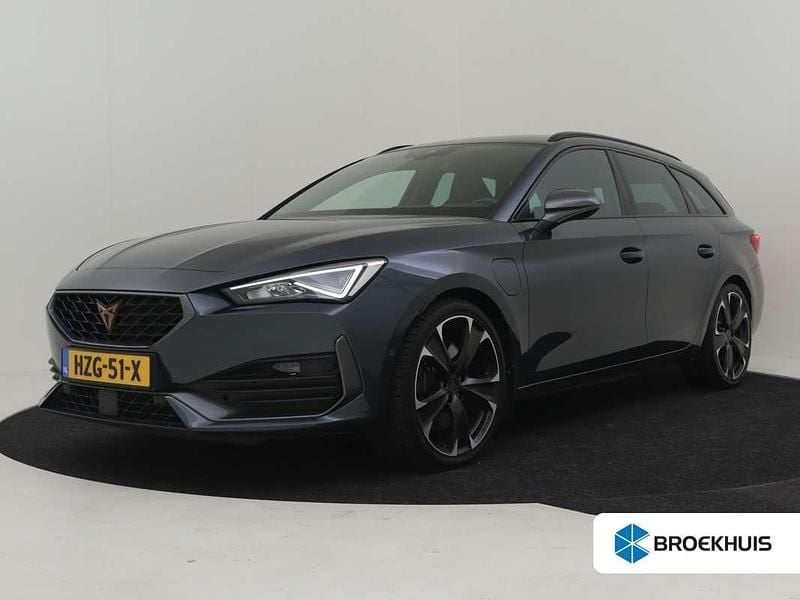 Grijs Gebruikt 2024 Cupra Leon VZ Stationwagen | € 32.800 (Eerlijke prijs) - Afbeelding 1/4