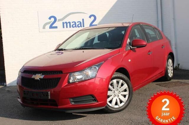 Rood Gebruikt 2012 Chevrolet Cruze Sedan | € 5.980 (Eerlijke prijs) - Afbeelding 1/3