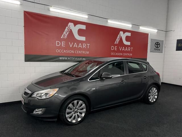 Grijs Gebruikt 2011 Opel Astra Cosmo Hatchback | € 3.499 (Goede deal) - Afbeelding 1/4