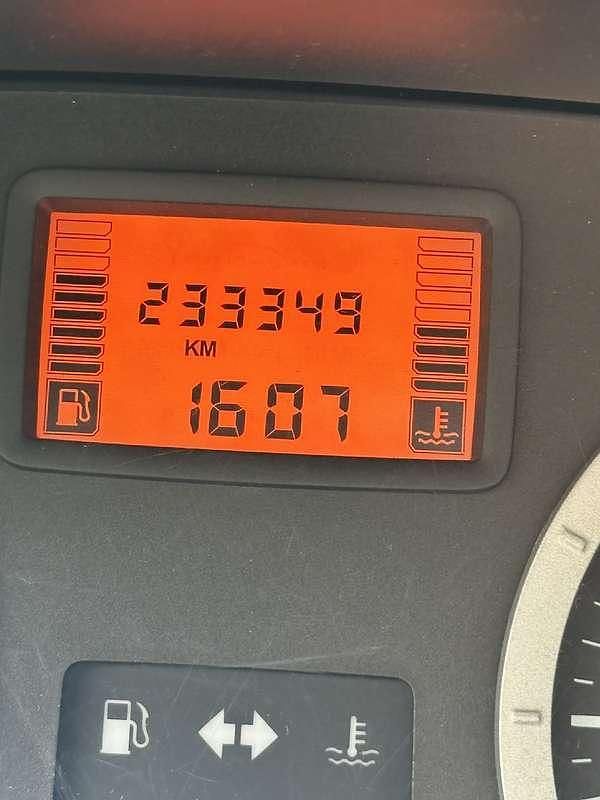 Wit Gebruikt 2008 Dacia Logan Lauréate Sedan | € 1.950 (Iets duurder) - Afbeelding 1/4