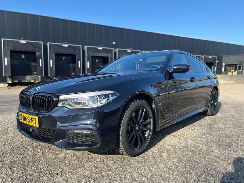 Zwart Gebruikt 2019 BMW 530 M Sport Sedan | € 25.999 (Goede deal) - Afbeelding 1/4