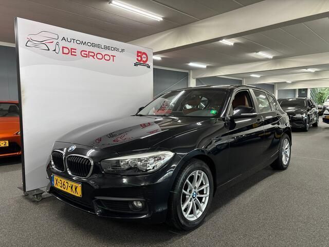Zwart Gebruikt 2020 BMW 118 Executive Hatchback | € 17.500 (Eerlijke prijs) - Afbeelding 1/4