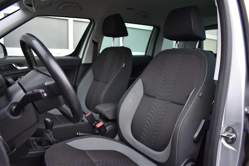 Occasion Skoda Yeti Outdoor Adventure 105 PK (77 kW) 2015 Grijs (metallic) SUV