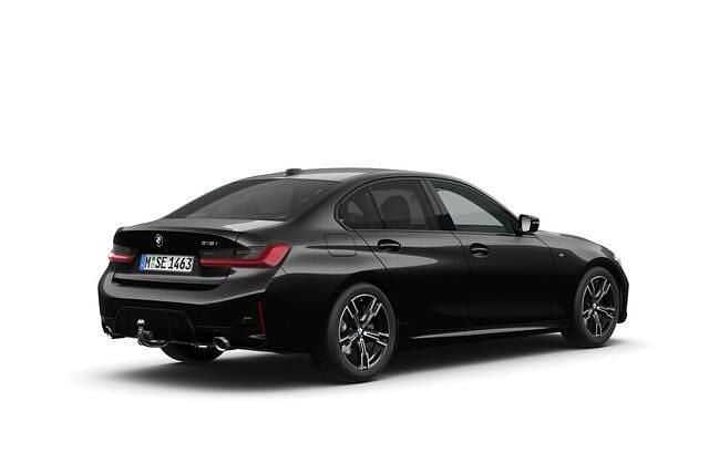 Nieuw BMW 318 Comfort Edition 156 PK (114 kW) 2025 Zwart Sedan