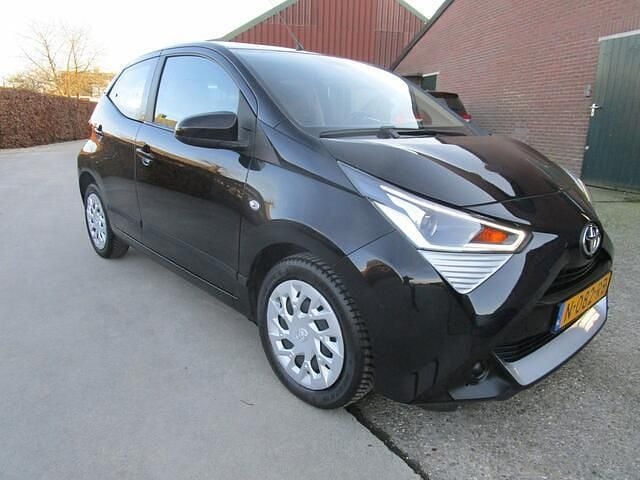 Occasion Toyota Aygo X-play 72 PK (52 kW) 2022 Zwart Hatchback