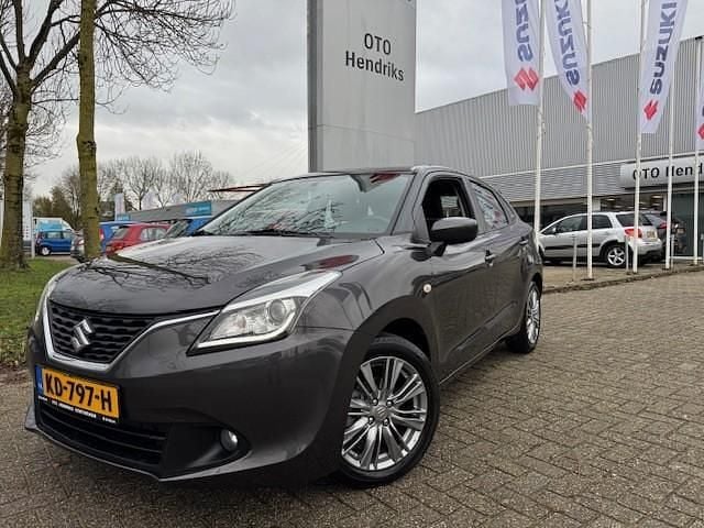 Grijs Gebruikt 2016 Suzuki Baleno Exclusive Hatchback | € 10.995 (Eerlijke prijs) - Afbeelding 1/4