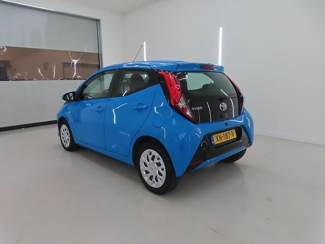 Occasion Toyota Aygo X-play 74 PK (54 kW) 2019 Blauw Hatchback
