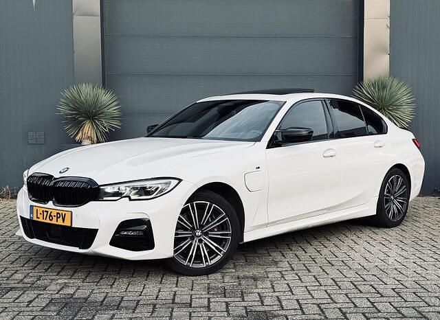 Occasion BMW 330 Executive 291 PK (214 kW) 2020 Wit Sedan