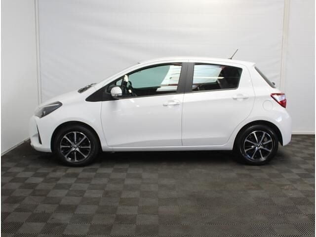 Occasion Toyota Yaris Connect Style 74 PK (54 kW) 2020 Wit Hatchback