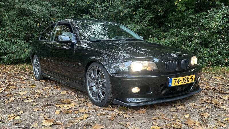 Zwart Gebruikt 2003 BMW 318 Sedan | € 3.000 (Eerlijke prijs) - Afbeelding 1/4