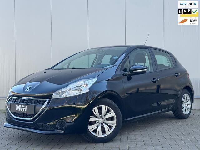 Zwart Gebruikt 2014 Peugeot 208 Active Hatchback | € 4.450 (Eerlijke prijs) - Afbeelding 1/4