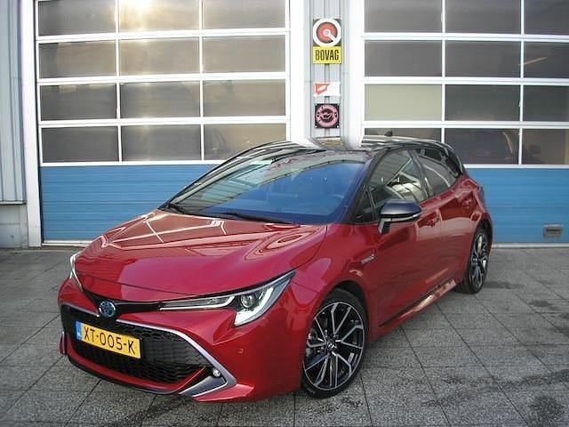 Occasion Toyota Corolla Executive 98 PK (72 kW) 2019 Rood Hatchback