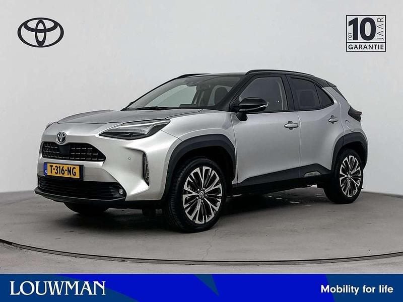 Grijs Gebruikt 2023 Toyota Yaris Cross Executive SUV | € 31.500 (Iets duurder) - Afbeelding 1/3