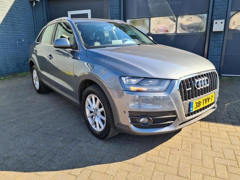 Grijs Gebruikt 2012 Audi Q3 Proline SUV | € 10.950 (Eerlijke prijs) - Afbeelding 1/4