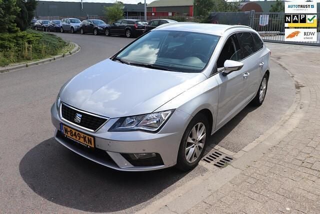 Grijs Occasion 2017 Seat Leon ST Business Stationwagen | € 7.000 - Afbeelding 1/4