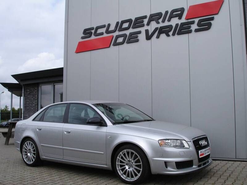 Zilverzilver Gebruikt 2006 Audi A4 S-Line Sedan | € 23.950 - Afbeelding 1/4