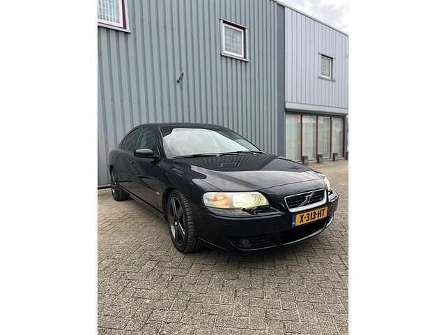 Zwart (metallic) Occasion 2005 Volvo S60 Sedan | € 16.500 - Afbeelding 1/4